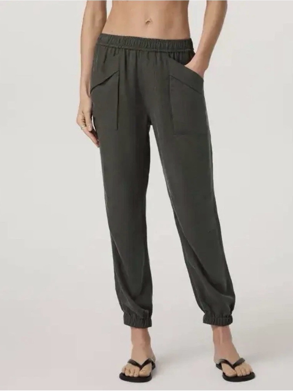 VUORI Trestles twill jogger pants green kale size large